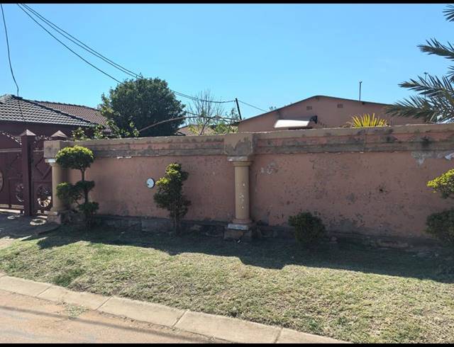 2 BEDROOM HOUSE FOR SALE IN SOSHANGUVE SOUTH